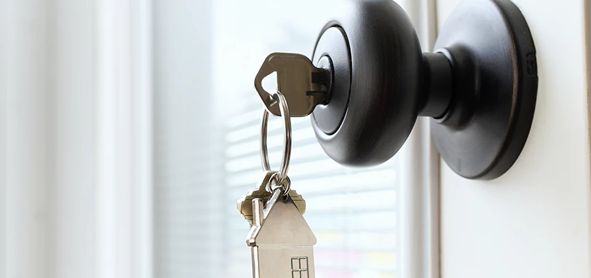 Bifold Door Knob Replacement in Calipatria, California